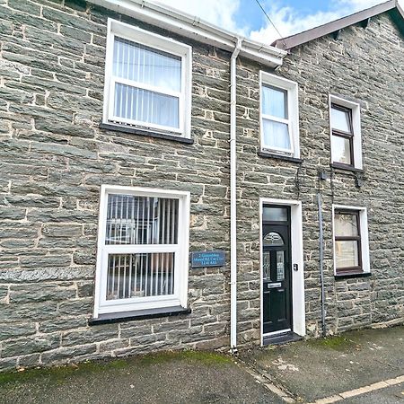 Cheerful 2 Bed Home With Mountain Views Blaenau Ffestiniog Exteriér fotografie