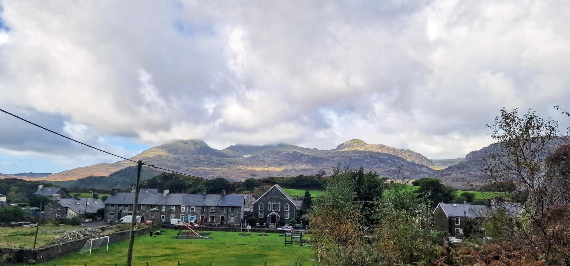 Cheerful 2 Bed Home With Mountain Views Blaenau Ffestiniog Exteriér fotografie